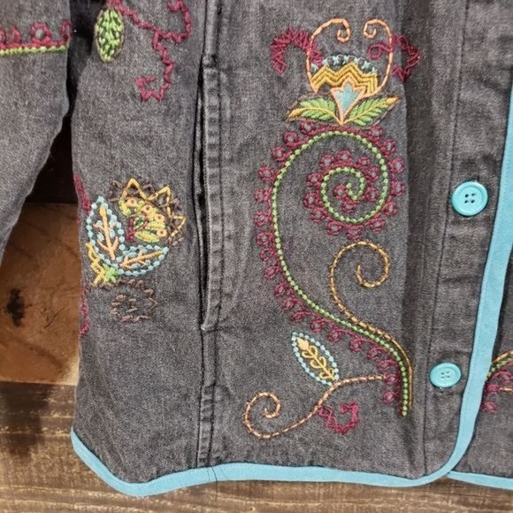 Denim & Co embroidered detailed jean jacket woman's size small - Picture 5 of 12